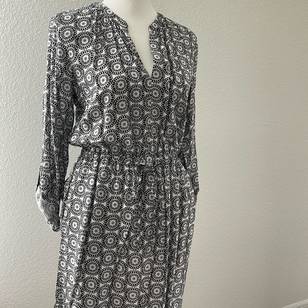 Black & White Dress with Packets